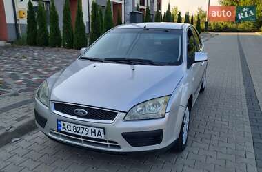 Хэтчбек Ford Focus 2006 в 