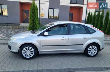 Хэтчбек Ford Focus 2006 в 