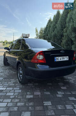 Седан Ford Focus 2005 в 