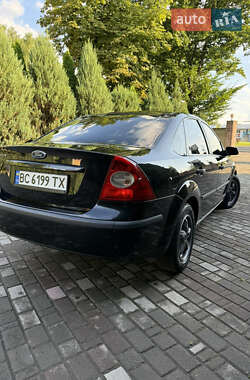 Седан Ford Focus 2005 в 
