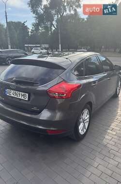 Хэтчбек Ford Focus 2016 в 