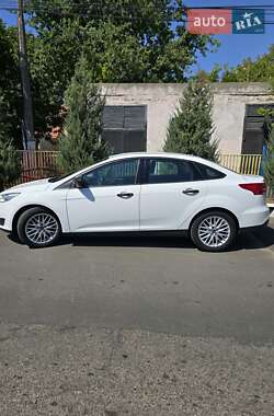 Седан Ford Focus 2015 в 