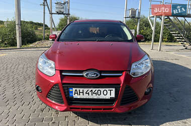 Хэтчбек Ford Focus 2011 в 