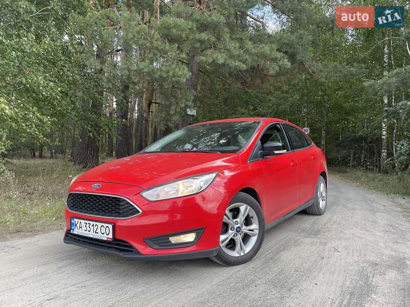 Седан Ford Focus 2015 в 