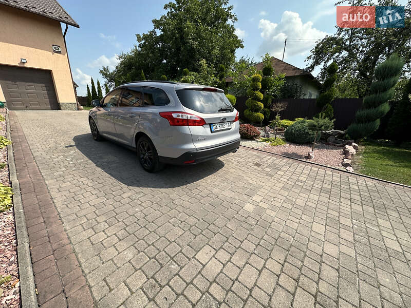 Универсал Ford Focus 2012 в 