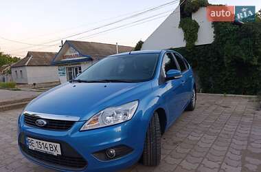 Хэтчбек Ford Focus 2010 в 