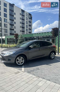 Хэтчбек Ford Focus 2013 в 