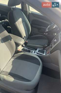 Хэтчбек Ford Focus 2010 в 
