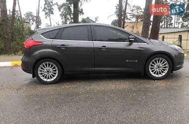Хэтчбек Ford Focus 2015 в Ирпене