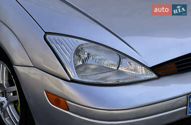 Седан Ford Focus 2002 в 