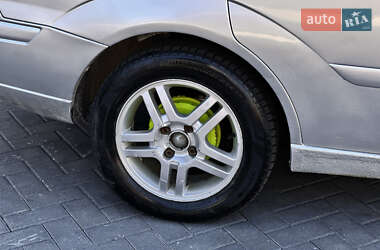 Седан Ford Focus 2002 в 