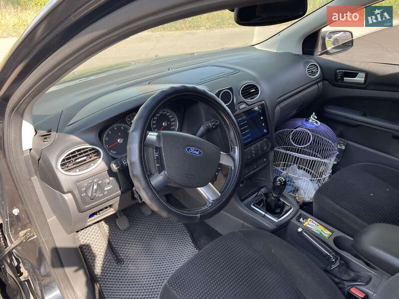 Хэтчбек Ford Focus 2006 в Сумах