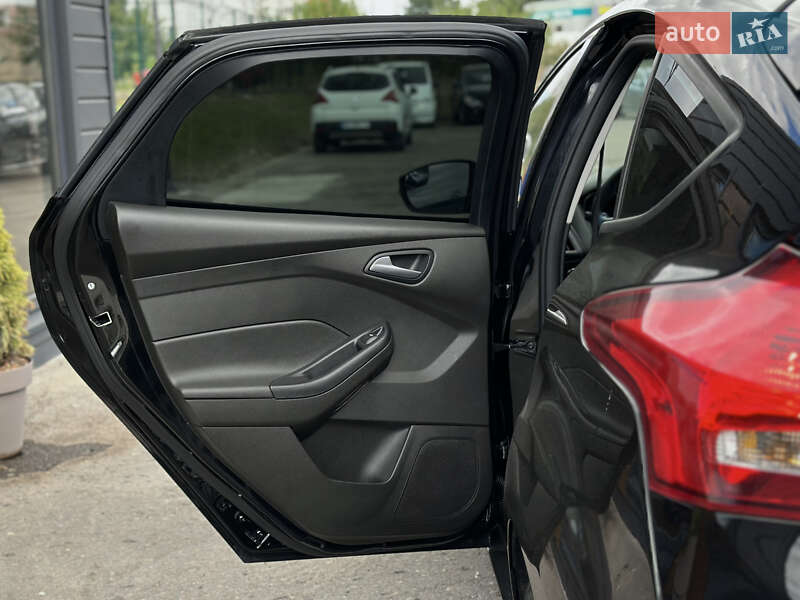 Хэтчбек Ford Focus 2016 в Шептицькому