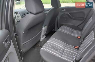 Хэтчбек Ford Focus 2010 в 