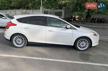 Хэтчбек Ford Focus 2013 в 