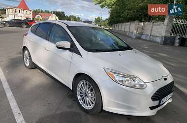 Хэтчбек Ford Focus 2013 в 