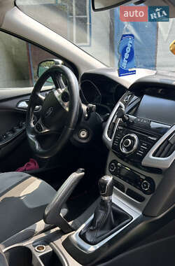 Седан Ford Focus 2011 в 