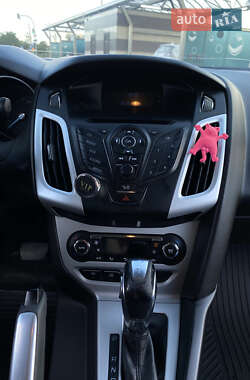 Седан Ford Focus 2012 в 