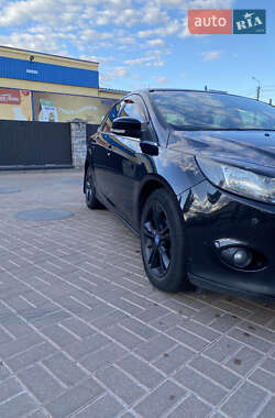 Седан Ford Focus 2012 в 
