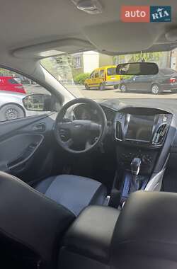 Седан Ford Focus 2014 в 