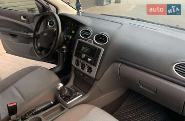 Хэтчбек Ford Focus 2006 в 