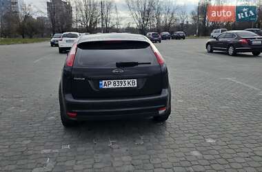 Хэтчбек Ford Focus 2005 в 