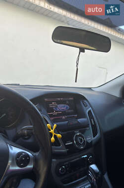 Седан Ford Focus 2012 в 