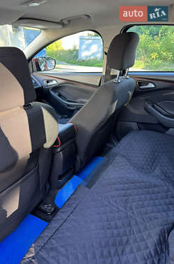 Хэтчбек Ford Focus 2015 в 