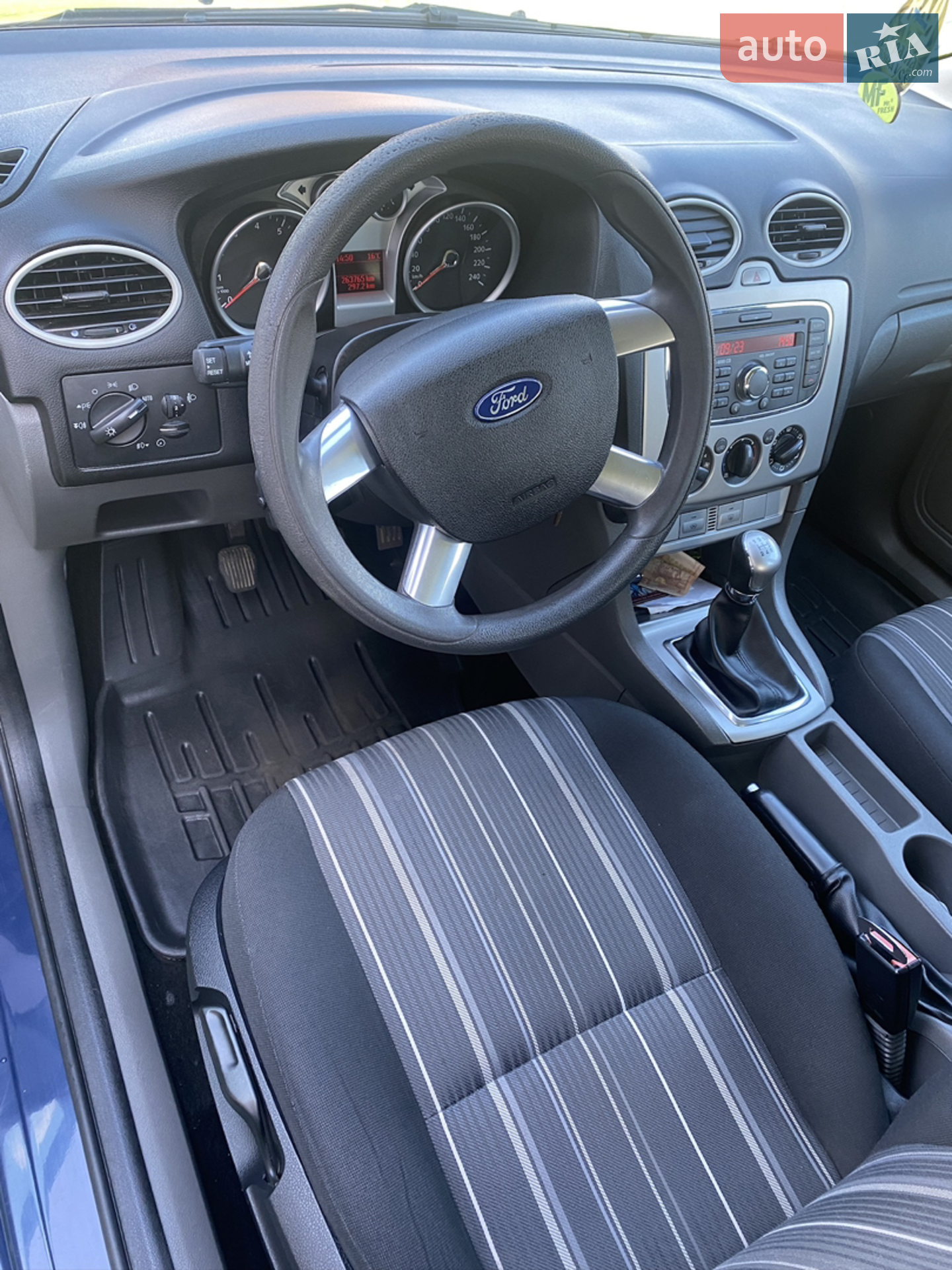 2010 Ford Focus - мініатюра 23