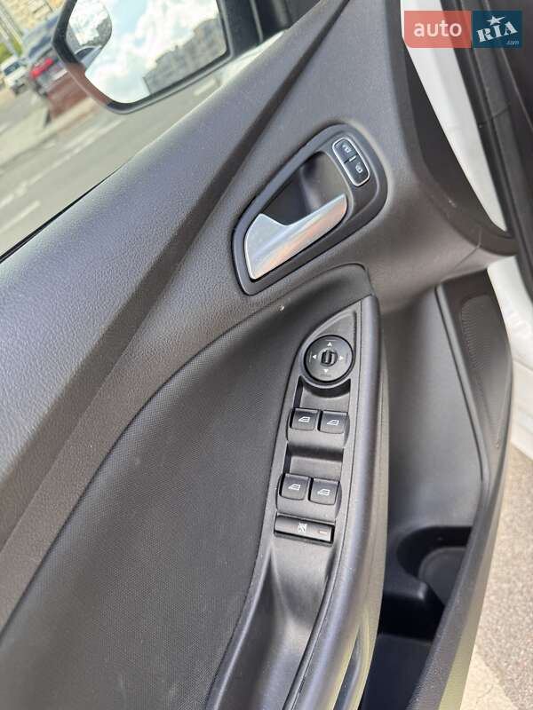 Хэтчбек Ford Focus 2015 в Киеве