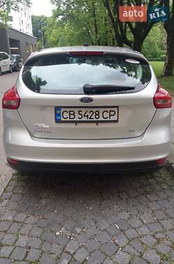 Хэтчбек Ford Focus 2015 в 