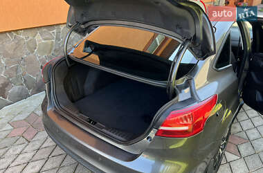 Седан Ford Focus 2017 в 