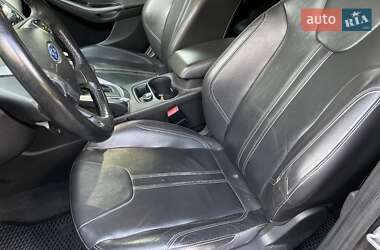 Хэтчбек Ford Focus 2011 в 