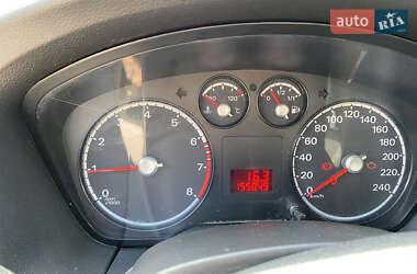 Хэтчбек Ford Focus 2011 в 