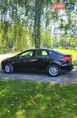 Седан Ford Focus 2015 в 