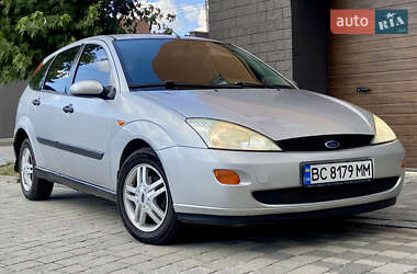 Хэтчбек Ford Focus 1999 в 