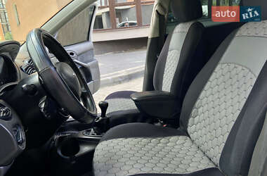 Хэтчбек Ford Focus 1999 в 