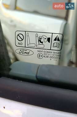Хэтчбек Ford Focus 2009 в 