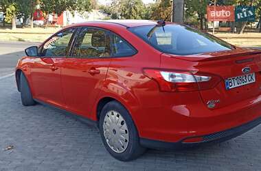 Седан Ford Focus 2011 в 