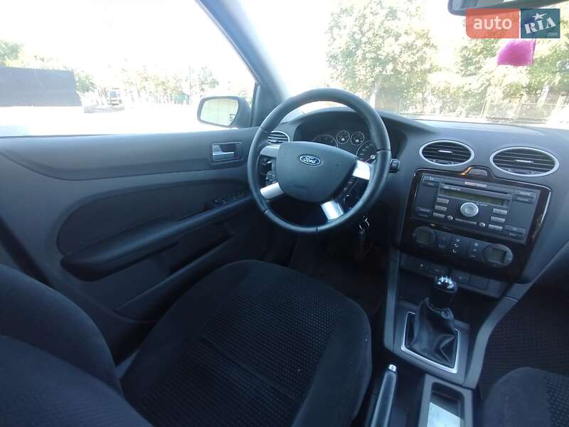 Универсал Ford Focus 2004 в Первомайске