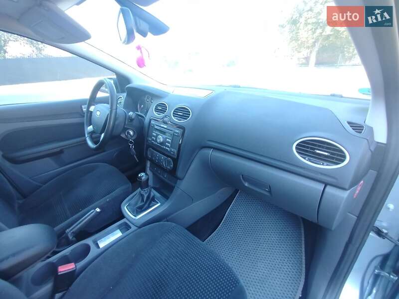 Универсал Ford Focus 2004 в Первомайске