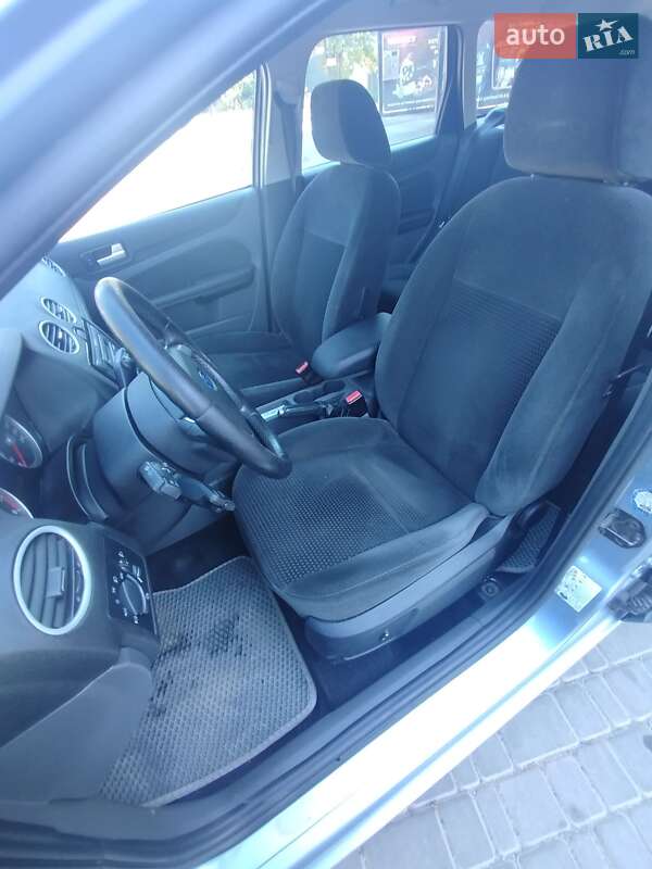 Универсал Ford Focus 2004 в Первомайске