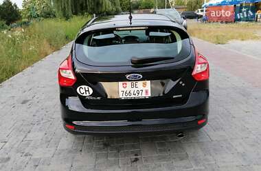 Хэтчбек Ford Focus 2013 в 