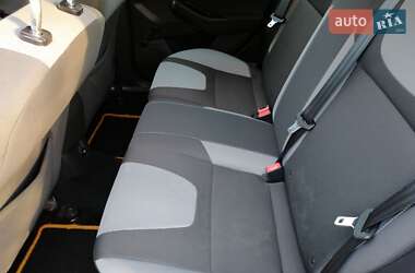 Хэтчбек Ford Focus 2013 в 