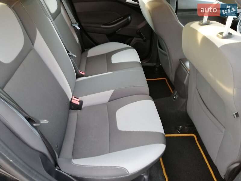 Хэтчбек Ford Focus 2013 в Здолбунове