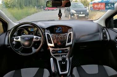Хэтчбек Ford Focus 2013 в 