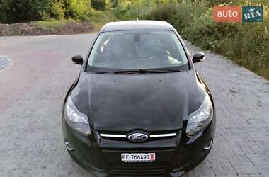 Хэтчбек Ford Focus 2013 в 