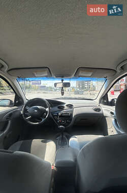 Седан Ford Focus 2003 в 