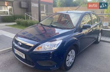 Хэтчбек Ford Focus 2011 в 
