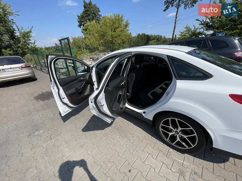Седан Ford Focus 2018 в Киеве